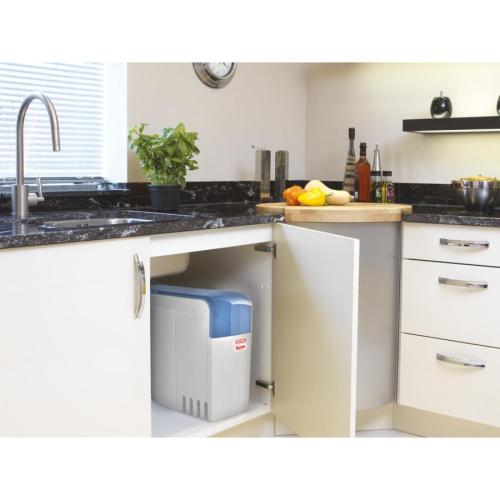 Sentinel Sumo Non-Electric Water Softener with 15mm Hose